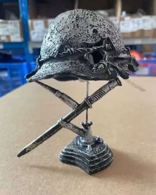 War Relic Helmet Lamp Statue Resin Abstract Vintage Home Light Decoracion Ornaments Statuettes Sculpture Craft for Office Desk